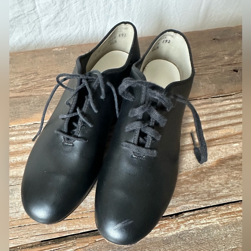La Mendoza tap shoes. Size 5m